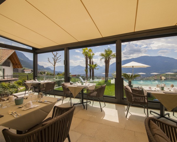 Referenzbilder unserer Ganzglas - Hebefenster