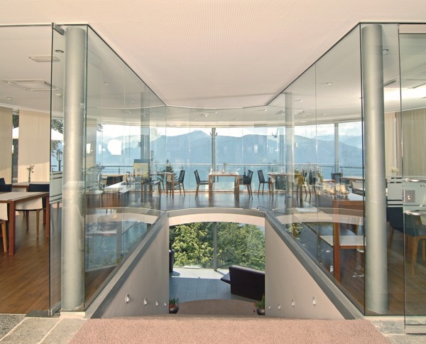 Referenzbilder zu unserer Ganzglas - Faltwand